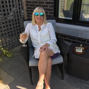 Meet your Posher, Helen joanne